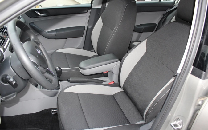 Skoda RAPID cena 35900 przebieg: 63995, rok produkcji 2014 z Baranów Sandomierski małe 326